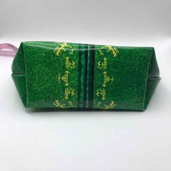 Revolution x Elf The Movie Cosmetic Bag Warner Bros Authentic NWT - Picture 4 of 8